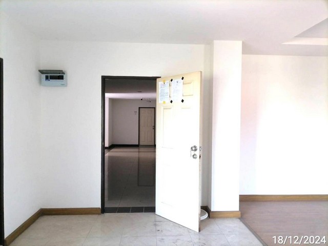 ขายคอนโดชั้น 3 A โครงการ ไอทะเล คอนโดมิเนียม ถ.บางแสนสาย 2 ต.แสนสุข อ.เมืองชลบุรี จ.ชลบุรี