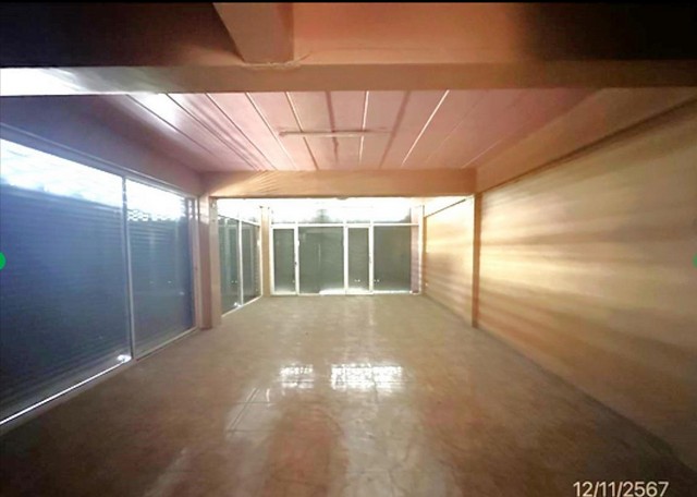 ขายอาคารพาณิชย์ 2 ชั้นหมู่บ้าน วิวไม้ 2 ถ.เก้ากิโล ต.สุรศักดิ์ อ.ศรีราชา จ.ชลบุรี