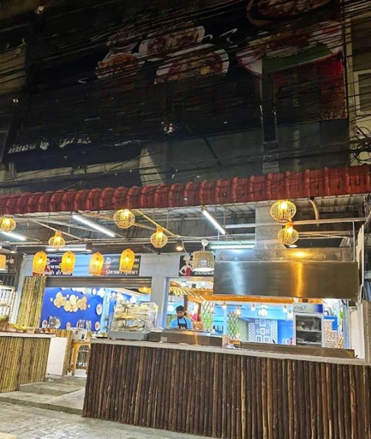 แม็คโคร โลตัส BTS ปากน้ำ 1กม ร้านอาหาร อาคาร 2 คูหา 3.5 ชั้น  มอลล์ สมุทรปราการ 300ม. รวมชั้นลอย  วิวแม่น้ำเจ้าพระยา 