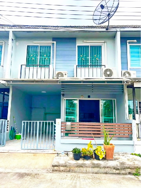 ถ.ติวานนท์ อารียา 3นอน โรบินสัน  สะพานนนทบุรี ให้เช่าทาวน์โฮม 2 ชั้น คอสโม บาซาร์ 3.9 กม.  2น้ำ 25ตร.วา. 195ตร.ม.พร้อมเฟอร์ 