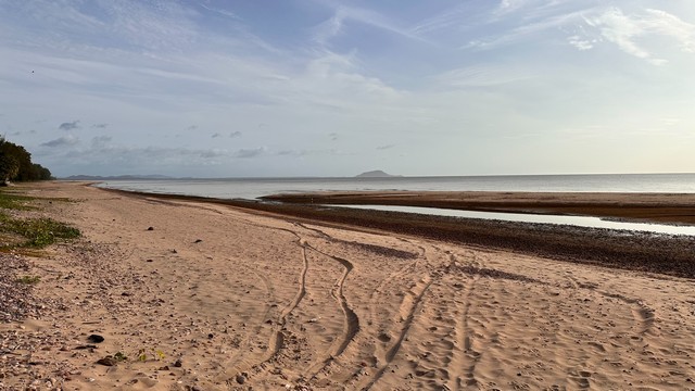 ซื้อไว้ดีมีไว้รวย อสิงห์หา  ที่ดินใกล้ทะเลวิวสวยมาก แปลงเล็กวาละ 6800 อ.บางสะพานน้อย จ.ประจวบคีรีขันธ์