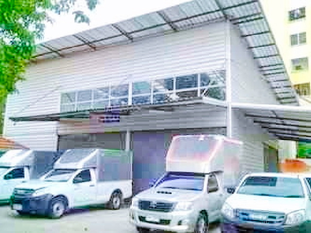 โกดัง พร้อมบ้านเดี่ยว บิ๊กซีท่าอิฐ 2.6 กม.2 นอน MRT บางรักน้อย-ท่าอิฐ 1.4 กม. ห้องประชุม 800 ตร.ม.200 ตร.วา. ตลาดแยกบางพลู 4.3 กม. 2 น้ำ 