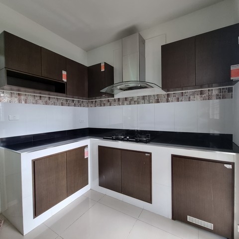 ให้เช่าบ้านใกล้ Airport Link สถานีบ้านทับช้าง , ใกล้ถนนวงแหวนกาญจนาภิเษก, ใกล้ถนนมอเตอร์เวย์-พระราม 9  มบ.โกลเด้นวิลเลจ (อ่อนนุช-พัฒนาการ)