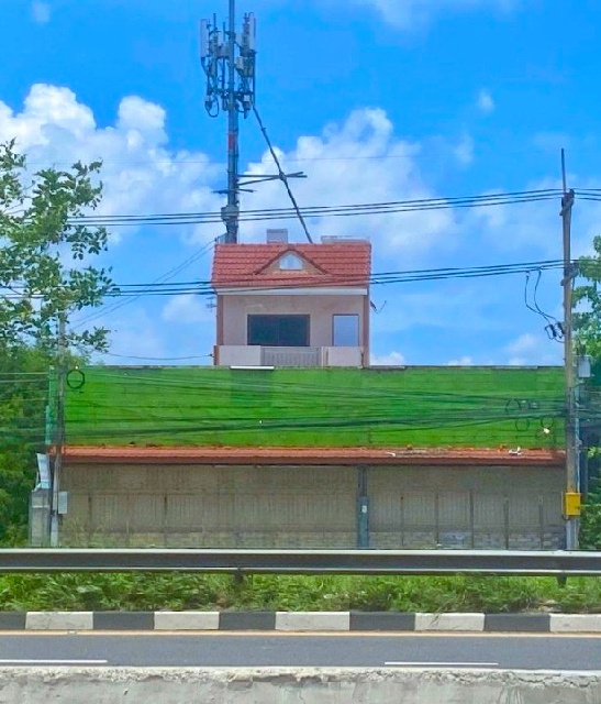 รร.สวนกุหลาบ สระบุรี 1.7 กม.ติดถนนมิตรภาพ  โรบินสัน สระบุรี 1.9 กม.อาคารพาณิชย์ 3 ชั้น โกดัง 402ตร.ม.พร้อมออฟฟิศ 100ตร.วา.