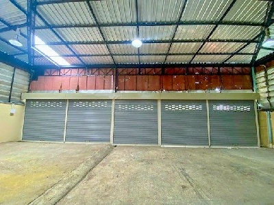 รร.สวนกุหลาบ สระบุรี 1.7 กม.ติดถนนมิตรภาพ  โรบินสัน สระบุรี 1.9 กม.อาคารพาณิชย์ 3 ชั้น โกดัง 402ตร.ม.พร้อมออฟฟิศ 100ตร.วา.