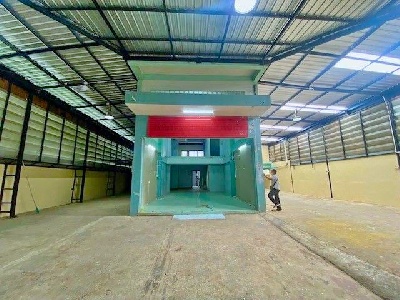 รร.สวนกุหลาบ สระบุรี 1.7 กม. โรบินสัน สระบุรี 1.9 กม.อาคารพาณิชย์ 3 ชั้น 400 ตร.ม. ติดถนนมิตรภาพ พร้อมออฟฟิศ โกดัง 99 ตร.วา.