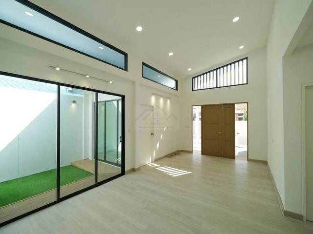 P851 ขาย บ้านเดี่ยว 1 ชั้นครึ่ง 50 ตรว. หมู่บ้าน เสรี-อ่อนนุช อ่อนนุชซอย 16  ซอยอ่อนนุช 70-1 รีโนเวทใหม่ หมดทั้งหลัง บ้านสวยพร้อมอยู่