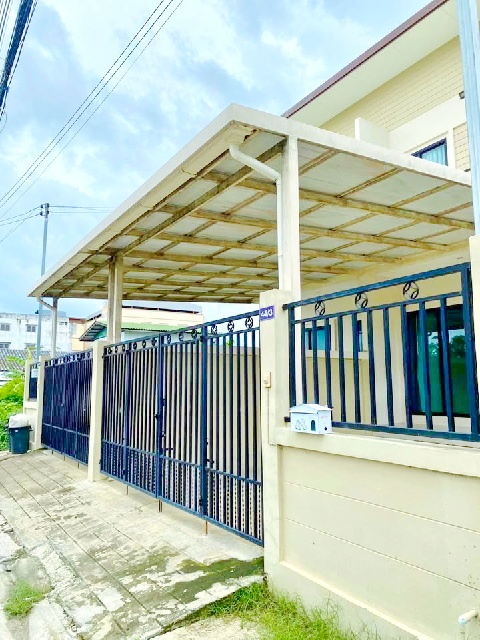 ลาดกระบัง 900ม. หลวงแพ่ง APLสุวรรณภูมิ 4กม. โลตัส  ให้เช่าบ้าน 1หลัง 18ตร.วา.  2 นอน 2 น้ำ สจล.4 กม.พร้อมเฟอร์ ตลาดหัวตะเข้ 1.7 กม.