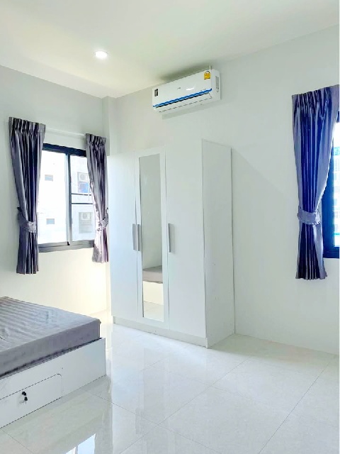 APLสุวรรณภูมิ 4กม. 2 นอน 2 น้ำ สจล.4 กม. โลตัส ลาดกระบัง 900ม. หลวงแพ่ง ให้เช่าบ้าน 1หลัง 19ตร.วา.พร้อมเฟอร์ ตลาดหัวตะเข้ 1.7 กม.