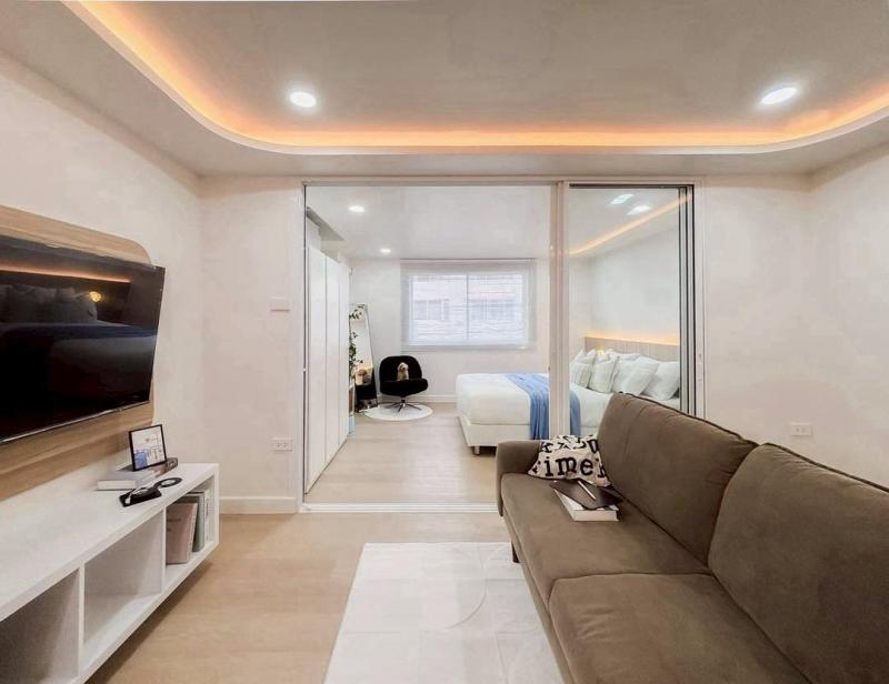 ขาย 1.29 ล.เท่านั้น 32 ตรม. #ลานนา คอนโด – ทำเลดี เดินทางสะดวก #เฟอร์นิเจอร์ครบ ตกแต่งสวย #พร้อมเข้าอยู่ได้เลย! #ซื้ออยู่เองหรือปล่อยเช่าได้