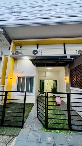 ห้เช่าทาวน์โฮมชั้นเดียว กรอกยายชา ใกล้มาบตาพุด ระยอง พร้อมเฟอร์นิเจอร์ครบ