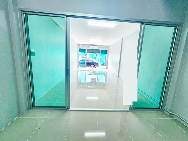 BTS สะพานควาย 1 กม. ตลาดนัดจตุจักร 1.4 กม. 3นอน รัชดา สุทธิสาร 2 น้ำ ให้เช่าโฮมออฟฟิศ 3 ชั้นรวมดาดฟ้า 21 ตร.วา.241 ตร.ม.