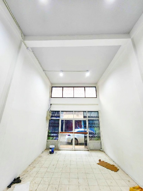 ประชาชื่น23-31 MRT บางซ่อน 900 ม. เช่าอาคารพาณิชย์ 3.5 ชั้น-ดาดฟ้า 18 ตร.วา.232 ตร.ม.รร.นานาชาติ ตลาดบองมาร์เช่ 2.1 กม.กรุงเทพ-นนทบุรี