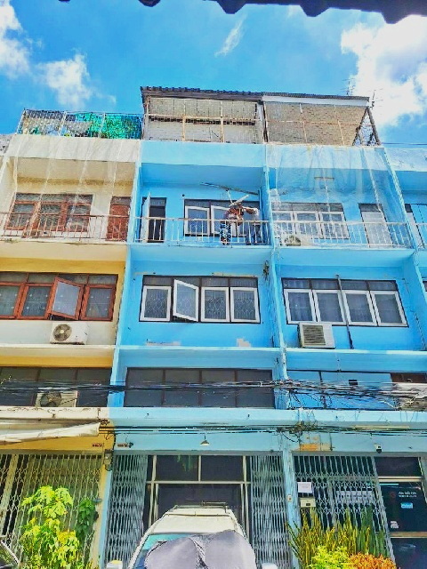 กรุงเทพ-นนทบุรี  ประชาชื่น23-31 รร.นานาชาติ ตลาดบองมาร์เช่ 2.1 กม.MRT บางซ่อน 900 ม. เช่าอาคารพาณิชย์ 3.5 ชั้น-ดาดฟ้า 18 ตร.วา.232 ตร.ม.