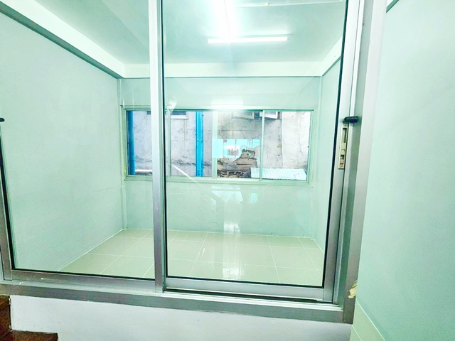 รวมดาดฟ้า ตลาดนัดจตุจักร 1.4 กม. 3นอน รัชดา สุทธิสาร 2 น้ำ ให้เช่าโฮมออฟฟิศ 3 ชั้น22ตร.วา.242ตร.ม. BTS สะพานควาย 1 กม.