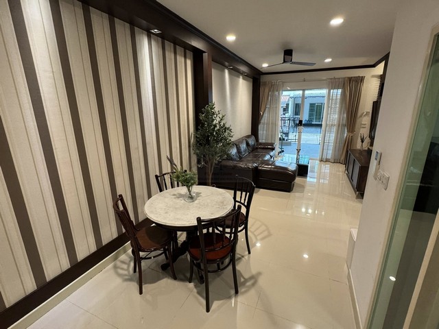 ให้เช่าทาวน์โฮม 3 ชั้น 3 ห้องนอน บ้านกลางเมืองสาทร-ตากสิน 2 ใกล้ BTS วุฒากาศ ติดตั้งโซลาร์เซลล์ช่วยประหยัดไฟ