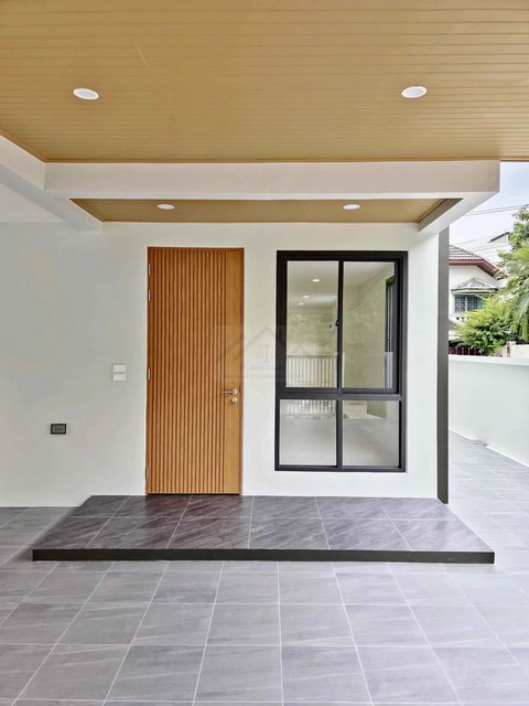 ขายบ้านเดี่ยว 2 ชั้นหลังมุม 42 ตรว. 3 ห้องนอน รีโนเวทใหม่ ถนนสุขุมวิท 60/1 ใกล้ BTS บางจาก 700 เมตร