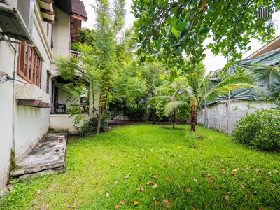 บ้านเดี่ยว2 ชั้น มบ.เอกบุรี พร้อมสวนรอบบ้านบรรยากาศร่มรื่น เงียบสงบ เดินทางสะดวกใกล้ทางด่วนและถนนรามอินทรา บนเนื้อที่ 1 ไร่ 12 ตร.วา