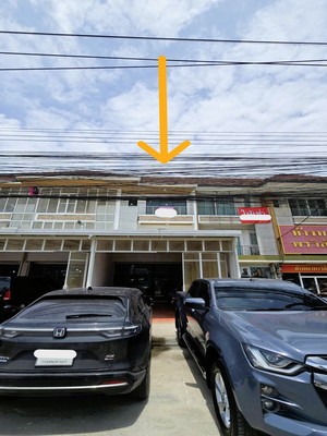 ขาย ตึก อาคารพาณิชย์ 3 ชั้น ริมถนน 28 ตร.ว. หน้าหมู่บ้าน ลัดดาวิลล์1 - 2 ติดถนน บ้านกล้วย - ไทรน้อย พิมลราช บางบัวทอง นนทบุรี จอดรถได้ 4 คัน