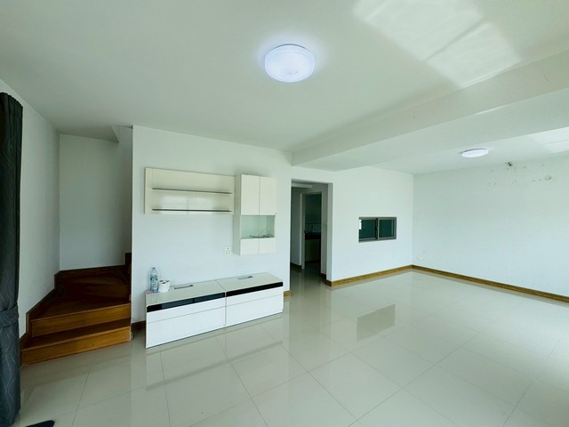 KDH0125 ขายบ้าน ไลฟ์ซิตี้โฮม 2 สุขุมวิทอ่างศิลา ขนาด 57 ตร.วา บ้านแฝด 2 ชั้น หลังริม รอรีโนเวท