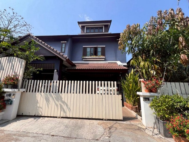 บ้านหรู บรรยากาศดี เงียบสงบ โครงการ ลัดดารมย์ สันผีเสื้อ 