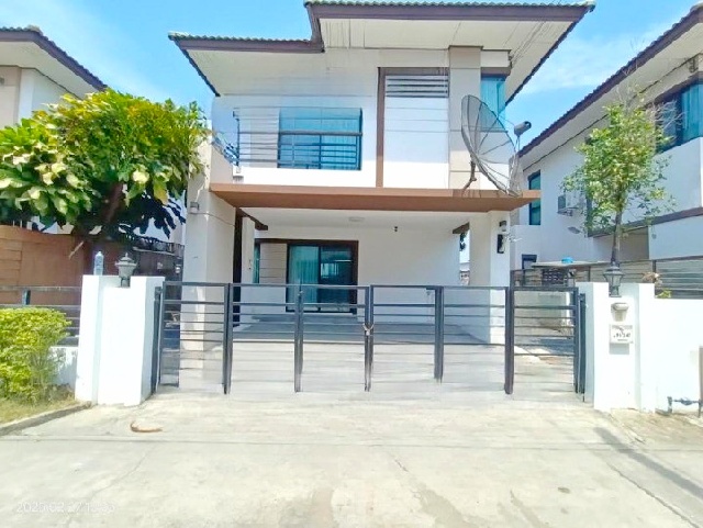 รร.เปรมฤทัย ลำลูกกา 500 ม. ถูกที่สุดในโลก ลำลูกกาคลอง6 ให้เช่าบ้านฟ้า 2 ชั้น  ปิยรมย์ พร้อมเฟอร์ฯ  3 นอน 2 น้ำ 38 ตร.วา.152 ตร.ม.