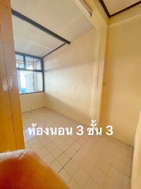 6 นอนBTSตลาดพลู 4.1 กม. อาคาร3ชั้น  สุขสวัสดิ์15-21 20ตร.วา.232 ตร.ม. 1 น้ำ ม.เทคโนโลยีพระจอมเกล้าธนบุรี 3.4 กม.แหล่งชุมชน ช็อปปิ้ง