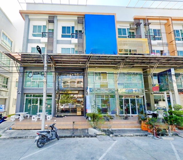 รามคำแหงปลาย MRTราษฎร์พัฒนา 900ม. ให้เช่า​ อาคาร​พาณิชย์​ ใหญ่มาก 4 ชั้น  29ตรว. รถ 6ล้อ เข้าออกได้ 350ตรม. 4นอน 4น้ำ มิสทีน แอร์ 3 ตัว