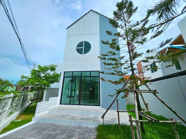 บ้านสร้างใหม่ทำเลแหล่งความชเจริญอมตะนครชลบุรีบ้านเดี่ยว 2  ชั้นหลังใหญ่สวยหรู บนพื้นที่  70   ตรว. 3 ห้องนอน 3 ห้องน้ำ