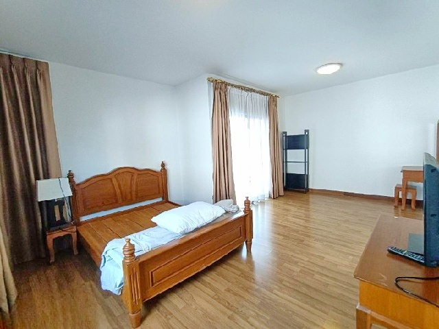 ลำลูกกาคลอง6 รร.เปรมฤทัย ลำลูกกา 500 ม. ถูกที่สุดในโลก ให้เช่าบ้านฟ้า 2 ชั้น  ปิยรมย์ พร้อมเฟอร์ฯ  3 นอน 2 น้ำ 38 ตร.วา.152 ตร.ม.