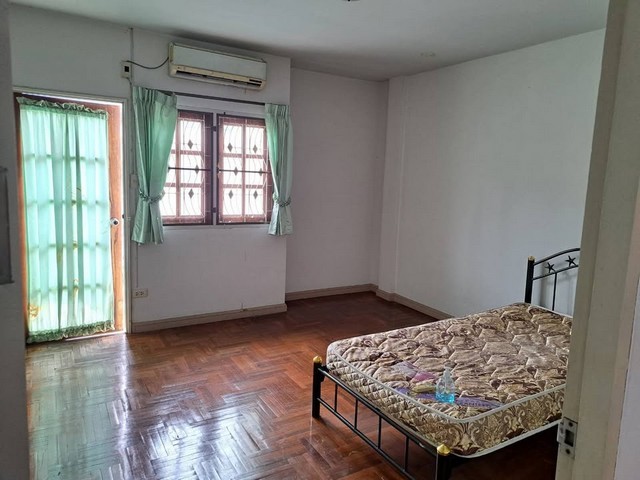 ให้เช่าทาวโฮมหลังมุม บ้านติด CDC ,Max value, ย่านลาดพร้าว 87 เกตนุติเชอมีเน่ ใกล้เลียบด่วนเอกมัยรามอินทรา ,Central Eastville, HomePro,