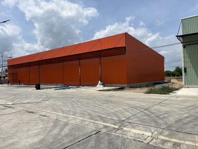 ให้เช่าโกดัง 900 ตารางเมตร โกดังสูงเฉลี่ย 7 เมตร รับน้ำหนักได้ 3 ตัน  อำเภอบ้านโพธิ์ จังหวัดฉะเชิงเทรา