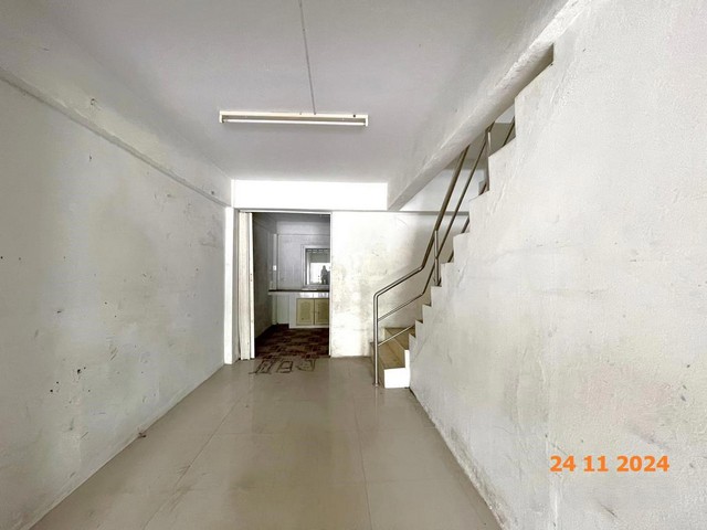 ขายอาคารพาณิชย์ 3 ชั้น ถ.สุขมวิท (ทล.3) ต.สัตหีบ อำเภอสัตหีบ จ.ชลบุรี