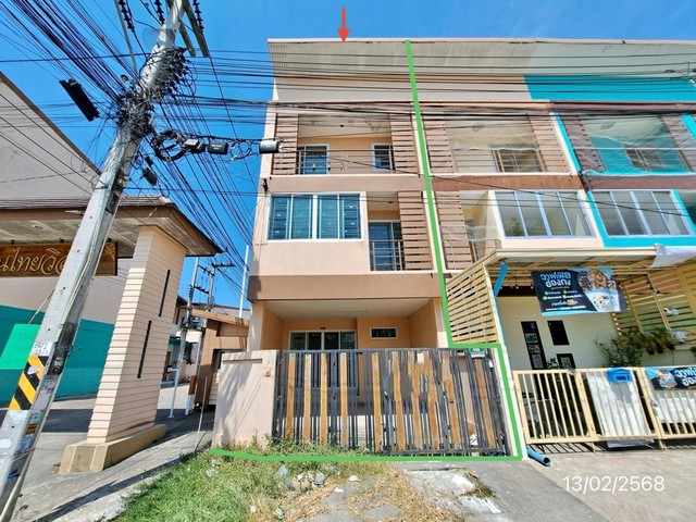 ขายทาวน์เฮ้าส์ 3 ชั้นหมู่บ้าน ไทยวิลล่า ถ.สายบึง-ห้วยสะพาน ต.บึง อ.ศรีราชา จ.ชลบุรี