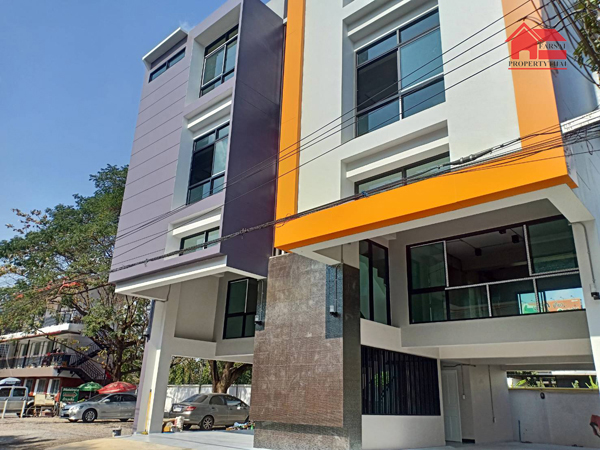 ให้เช่าบ้านโฮมออฟฟิศ 4ชั้นเนื้อที่ 90ตร.ว พื้นที่ใช้สอย 400ตร.ม 6ห้องนอน 6ห้องน้ำ จอดรถ10คัน ถนนรัชดา เขตจตุจักร ราคาเช่า 85,000 บ/ด