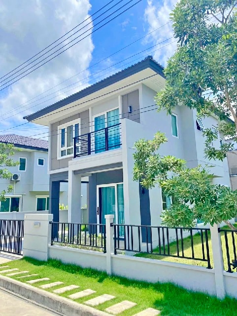 ติดถนนใหญ่ เซ็นทรัล ฉะเชิงเทรา 2.1 กม.ให้เช่าบ้านเดี่ยว 2 ชั้น 160 ตร.ม.40 ตร.วา.แยกสิริโสธร  จัดเต็มเฟอร์ 3 นอน3 น้ำ