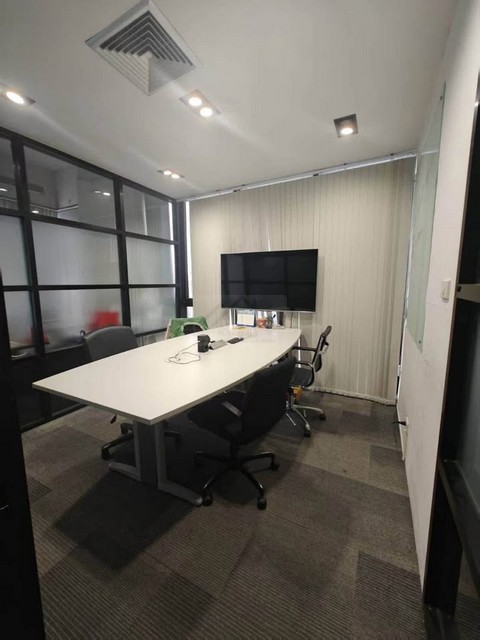 ให้เช่าพื้นที่สำนักงาน 241.75 ตรม. อาคารชำนาญเพ็ญชาติ พระราม 9 ชั้น 24 ใกล้ MRT พระราม 9