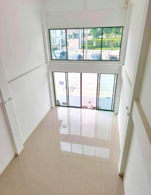 คลอง1 ถ.รังสิต-นครนายก ให้เช่าอาคารพาณิชย์ 3.5 ชั้น ฟิวเจอร์พาร์ครังสิต 2.1 กม.228ตร.ม.18 ตร.วา.เสนา  ม.รังสิต 6.1กม.3 นอน 3 น้ำ   อเวนิว