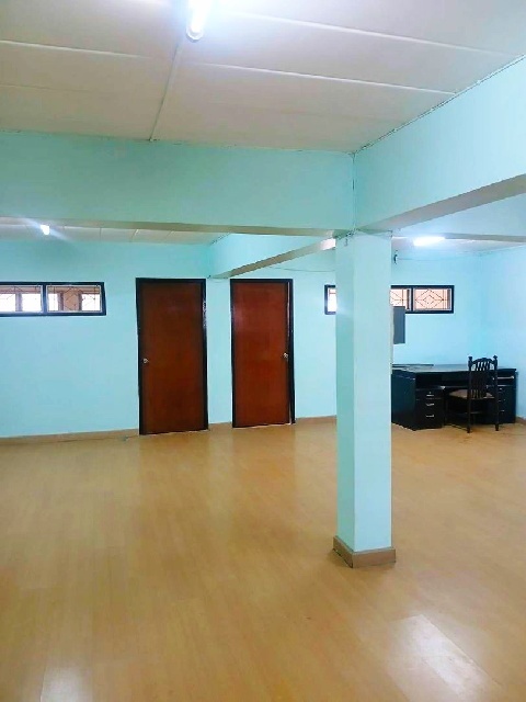 สาทร  ทาสีใหม่ MRT บางแค 3.5 กม.BIGC กัลปพฤกษ์ 700ม.ให้เช่าอาคารพาณิชย์ 3.5 ชั้น 2 คูหาเชื่อมกัน 54 ตร.วา.660 ตร.ม. 4 ห้อง 4 น้ำ