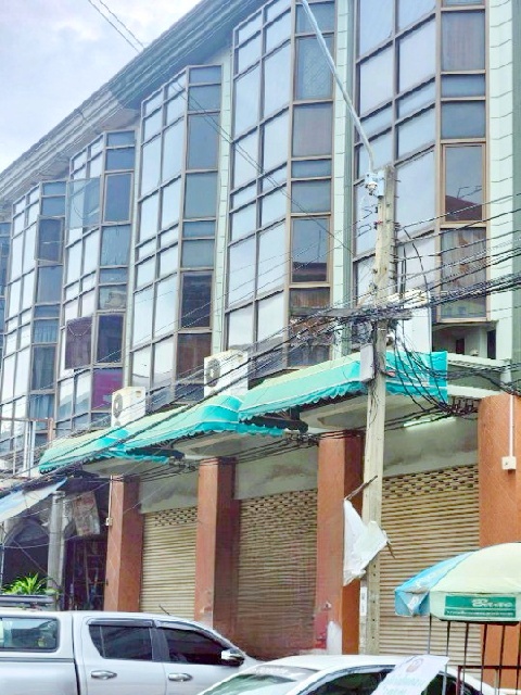 MRT มีนบุรี 800 ม. บิ๊กซี สุวินทวงศ์ 200ม.  ให้เช่าอาคารพาณิชย์ 3 คูหา 3 ชั้นมีชั้นลอย 64 ตร.วา.780 ตร.ม 