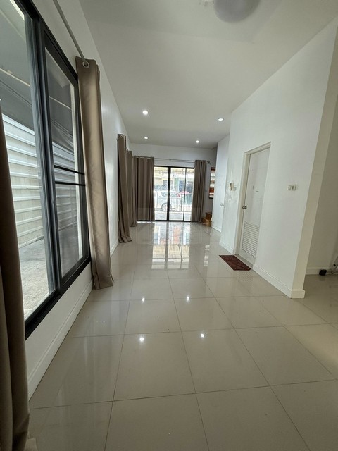 ให้เช่าทาวน์โฮม 3 ชั้นหลังริม 3 ห้องนอน หมู่บ้านซิกเนเจอร์วัชรพล ติดเพลินนารี่ มอลล์ ใกล้ตลาดถนอมมิตร