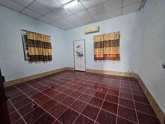 บ้านดีบ้านสวยชลบุรีดอนหัวฬ่อชลบุรี บ้านสุขใจวิลล่า1 ทาวน์เฮ้า2ชั้นหัวมุม บนเนื้อที่ 17 ตรว 2 นอน 2น้ำ