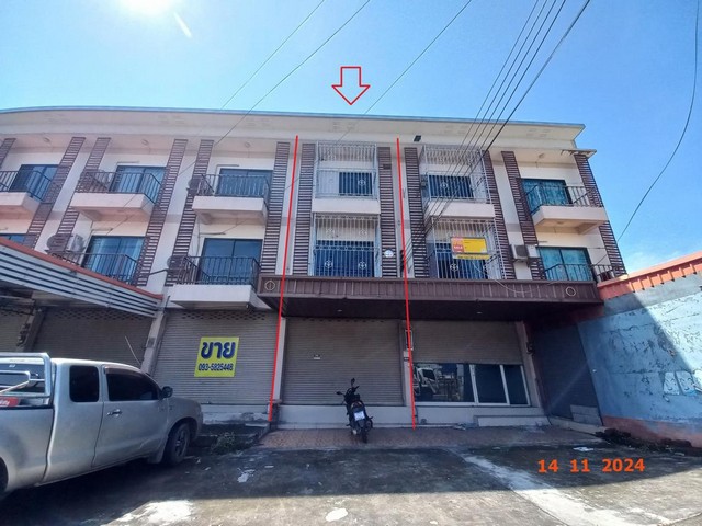 ขายอาคารพาณิชย์ 3 ชั้น ถ.อีสเทิร์นซีบอร์ด ต.บ่อวิน อ.ศรีราชา จ.ชลบุรี 