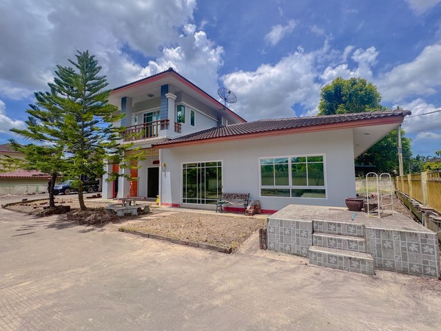 ขาย บ้านเดี่ยว 2 ชั้น หลังใหญ่พิเศษ วิวธรรมชาติ หมู่บ้านพรธนา ต.มาบข่า อ.นิคมพัฒนา ระยอง