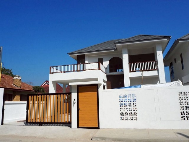 บ้านสร้างใหม่ 2 ชั้น เน้อพื้นที่พักผ่อน โปร่งโล่ง ตลาดขวัญ ดอยสะเก็ด