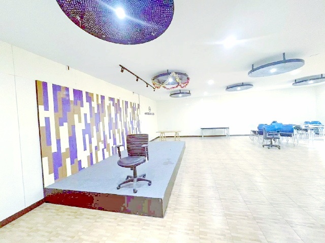 BTSเอกมัย  1กม. BTS ทองหล่อ 1.2กม. ให้เช่าอาคารสำนักงาน 3 ชั้น ดาดฟ้า 165ตร.วา.700 ตร.ม. BTS พระโขนง 1กม. จอดรถ 10 คัน