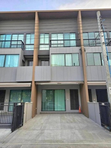 ให้เช่าทาวน์โฮม 3 ชั้น 19ตรว. อยู่ถนนกรุงเทพกรีฑา ใกล้ห้างเดอะไนน์