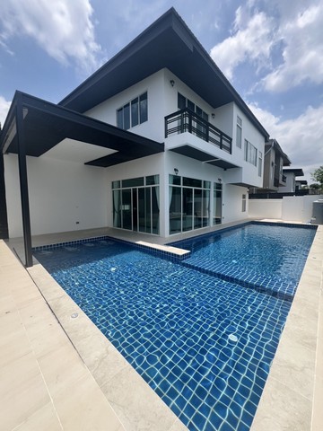 Pool Villa ขนาดใหญ่ ใกล้หาดจอมเทียน เหมาะทั้งอยู่อาศัยเอง หรือปล่อยเช่าสร้างรายได้ 4 ห้องนอน 4 ห้องน้ำ                  