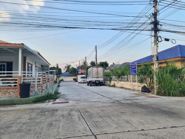 บ้านเดี่ยวหลังริมติดถนนสายเมน์ทำเลค้าขาย เนื้อที่60ตารางวา 3ห้องนอน2ห้องน้ำ