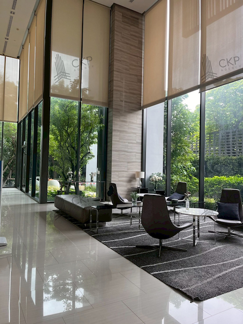 คอนโด ริทึ่ม สุขุมวิท 42 ติดรถไฟฟ้า BTS เอกมัย มีผู้เช่าอยู่ ใกล้เกทเวย์ เอกมัย เดินทางสะดวก มีห้างสรรพสินค้าหลายแห่ง